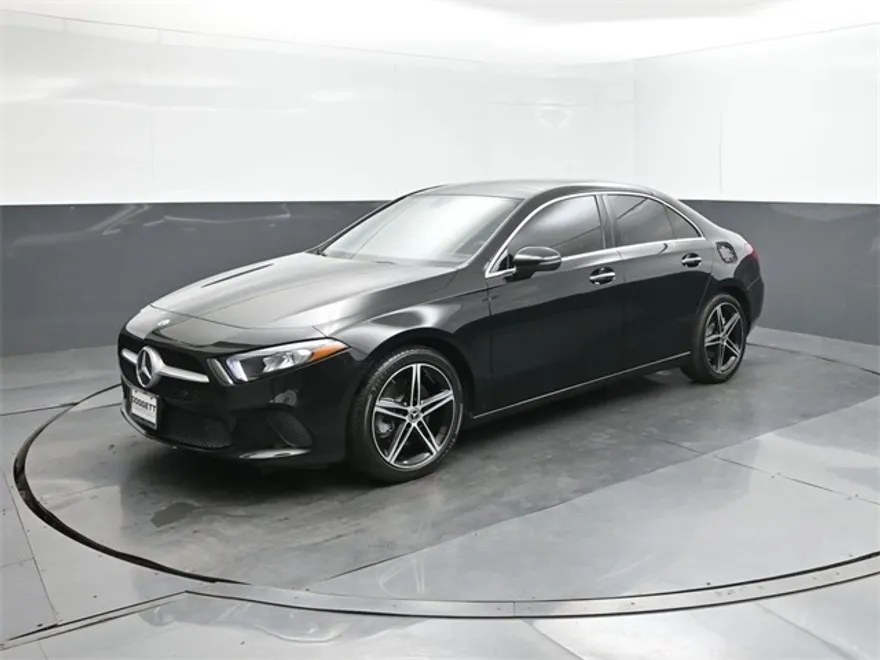 2022 Mercedes Benz A 220 photo 1
