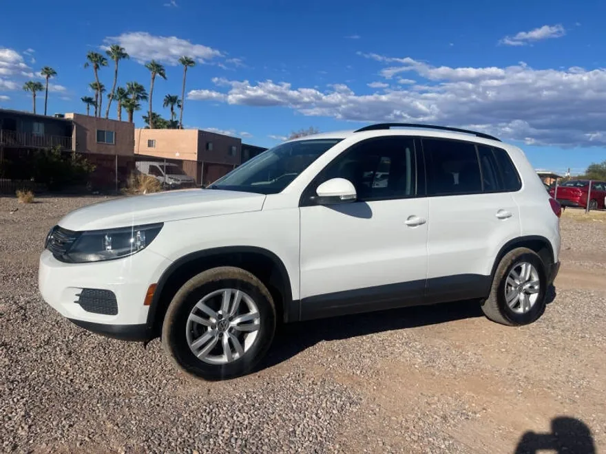 2015 Volkswagen Tiguan S photo 1