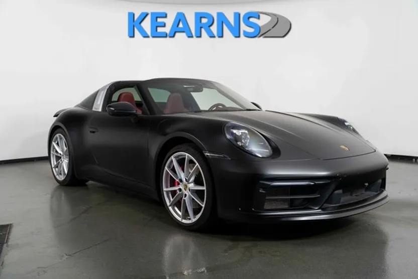 2021 Porsche 911 Targa GTS 4S photo 1