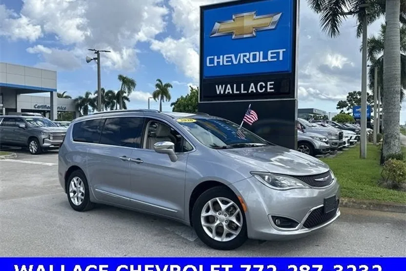 2020 Chrysler Pacifica Limited photo 1