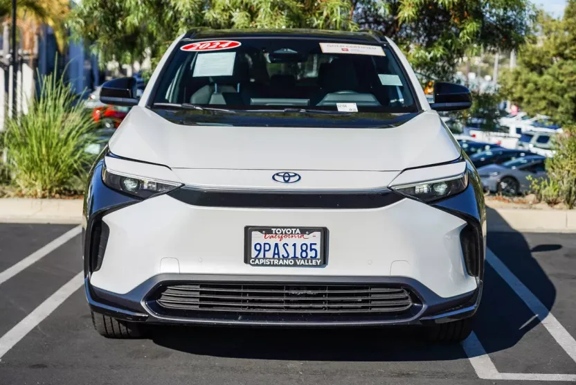 2024 Toyota bZ4X XLE photo 1