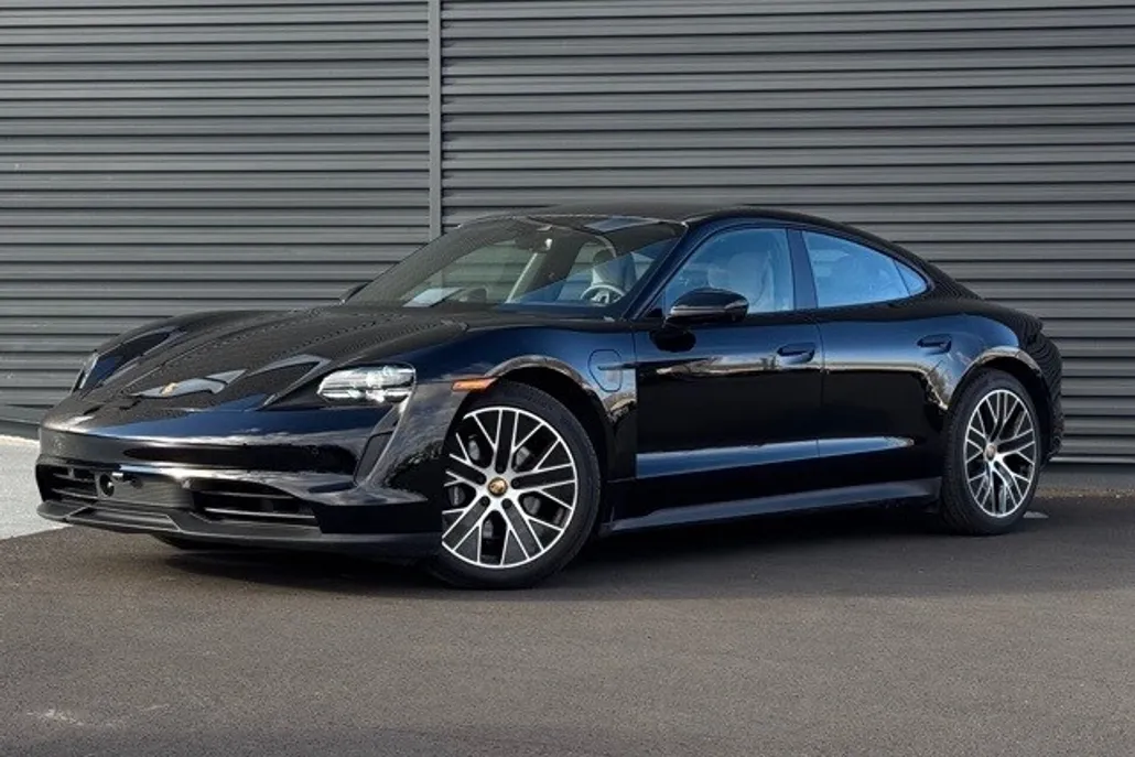 2024 Porsche Taycan photo 1