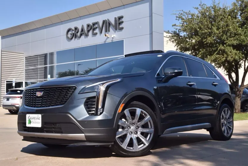 2021 Cadillac XT4 Premium Luxury photo 1