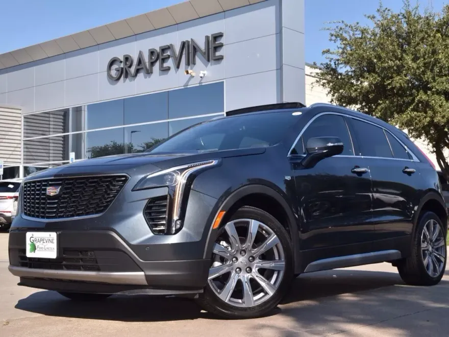 2021 Cadillac XT4 Premium Luxury photo 1