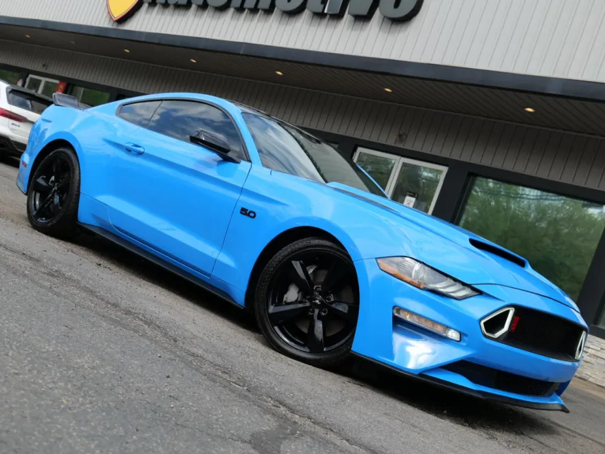 2022 Ford Mustang GT photo 1