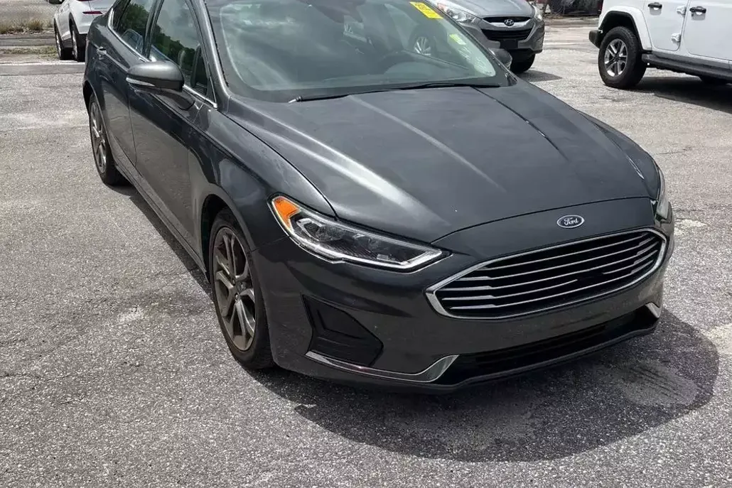 2020 Ford Fusion SEL photo 1
