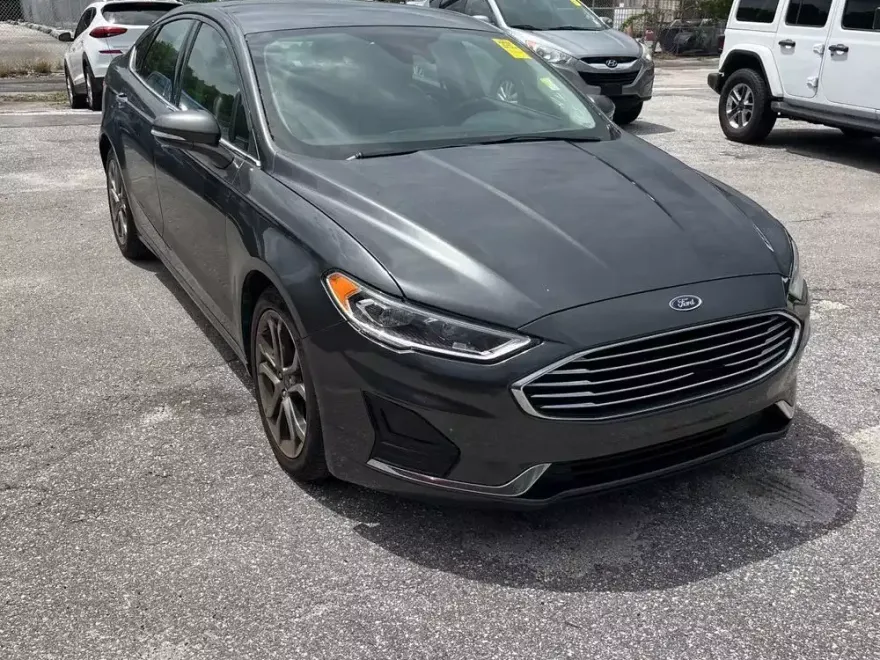 2020 Ford Fusion SEL photo 1