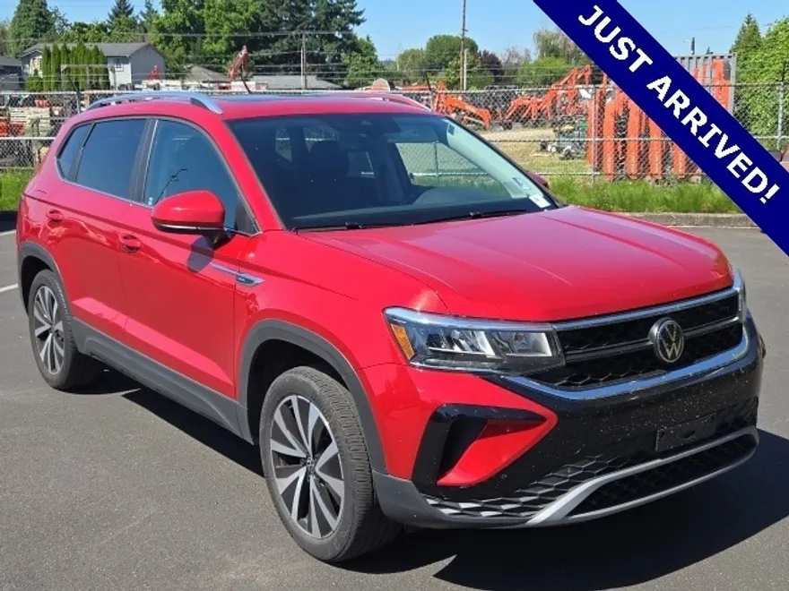 2023 Volkswagen Taos SE photo 1