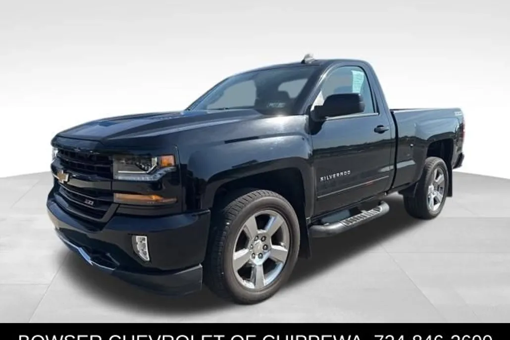 2017 Chevrolet Silverado 1500 LT2 photo 1