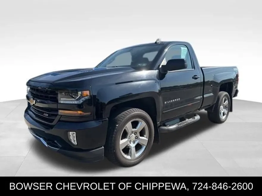 2017 Chevrolet Silverado 1500 LT2 photo 1