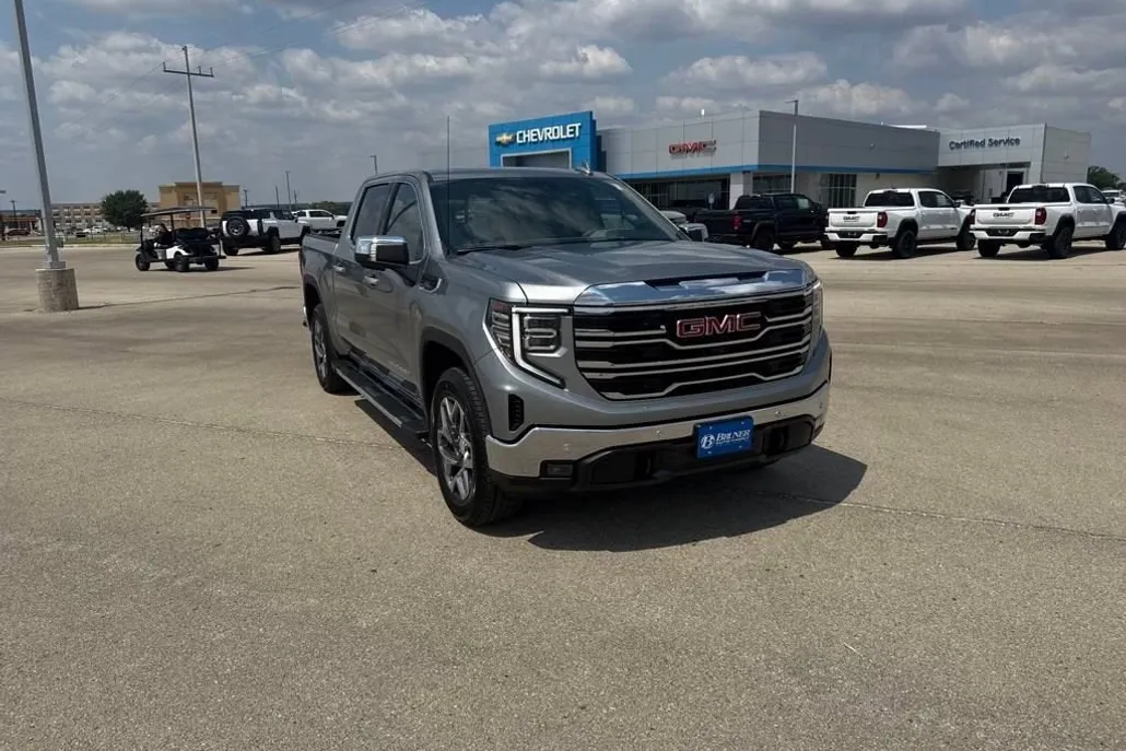 2026 Gmc Sierra 1500 SLT photo 1