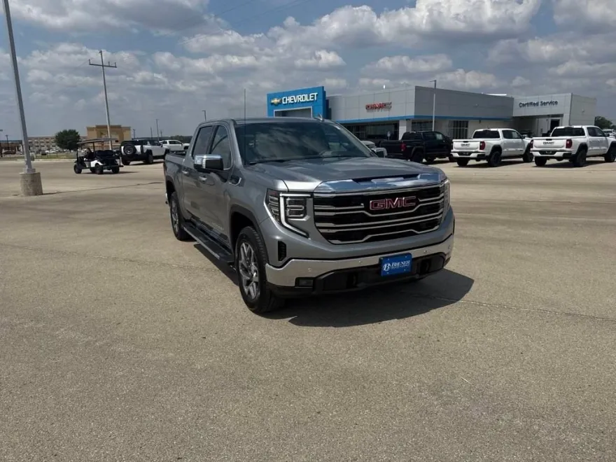 2026 Gmc Sierra 1500 SLT photo 1