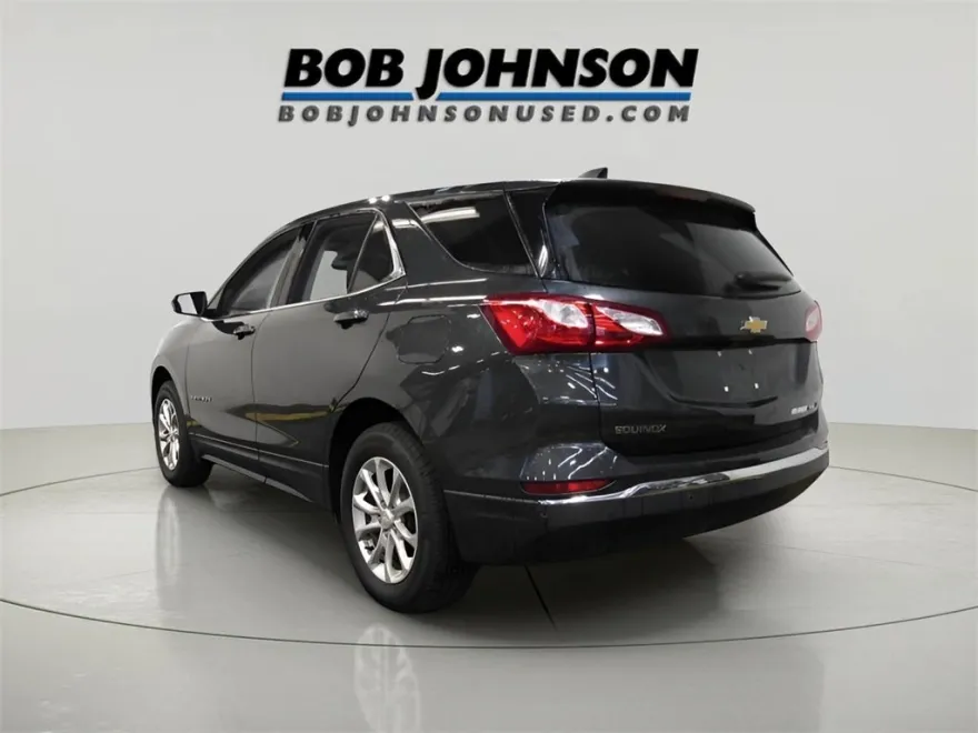 2020 Chevrolet Equinox LT photo 1