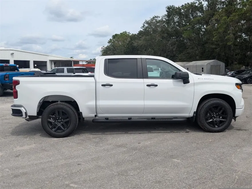 2026 Chevrolet Silverado 1500 Custom photo 1