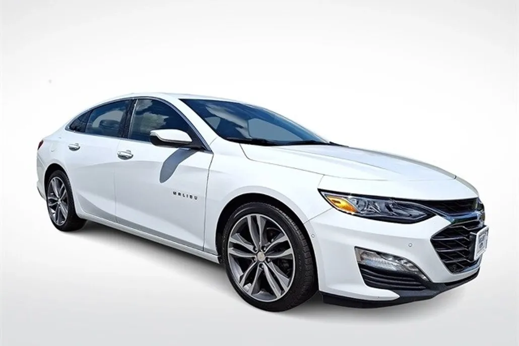 2022 Chevrolet Malibu Premier photo 1