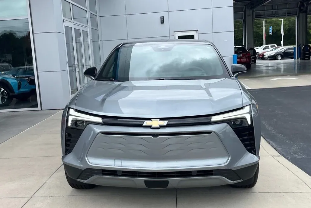 2025 Chevrolet Blazer EV photo 1
