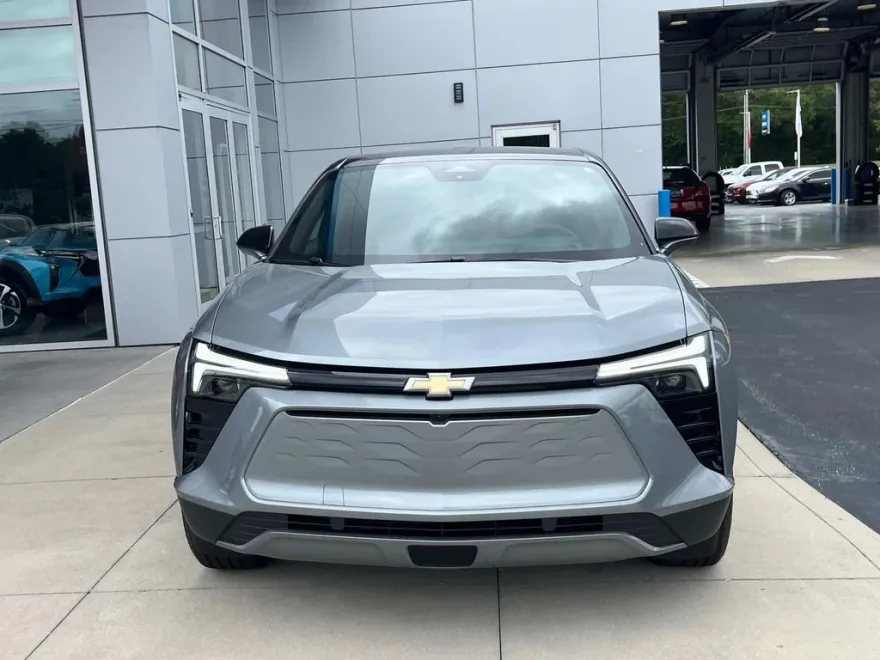 2025 Chevrolet Blazer EV photo 1