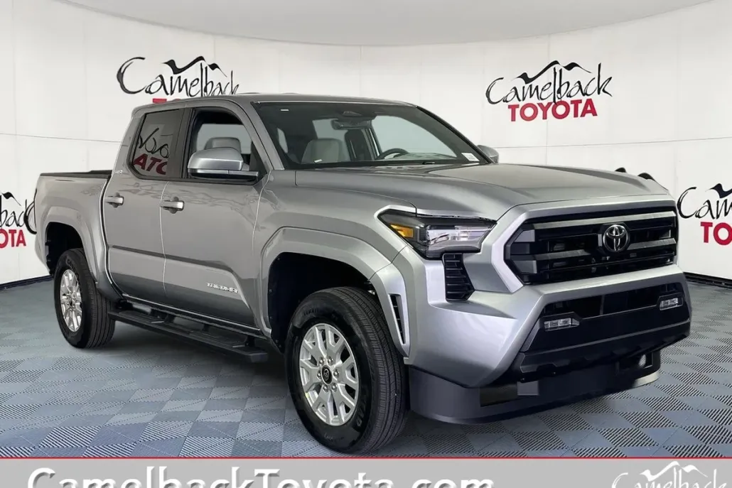 2025 Toyota Tacoma SR5 photo 1