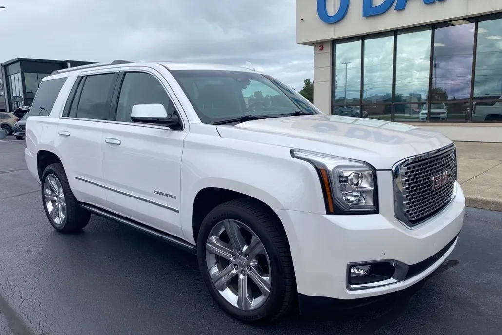 2017 Gmc Yukon Denali photo 1