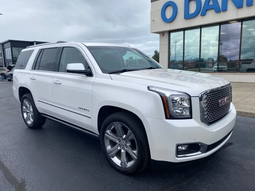 2017 Gmc Yukon Denali photo 1