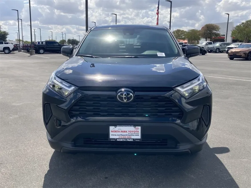 2025 Toyota RAV4 LE photo 1