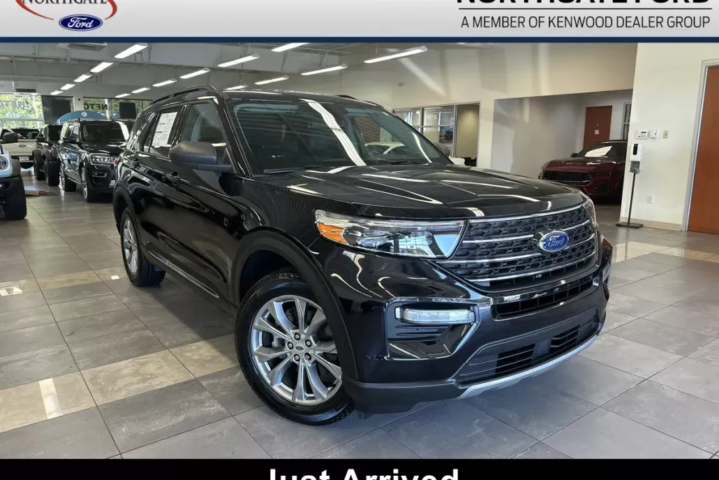 2022 Ford Explorer XLT photo 1