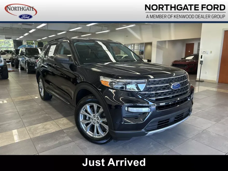 2022 Ford Explorer XLT photo 1