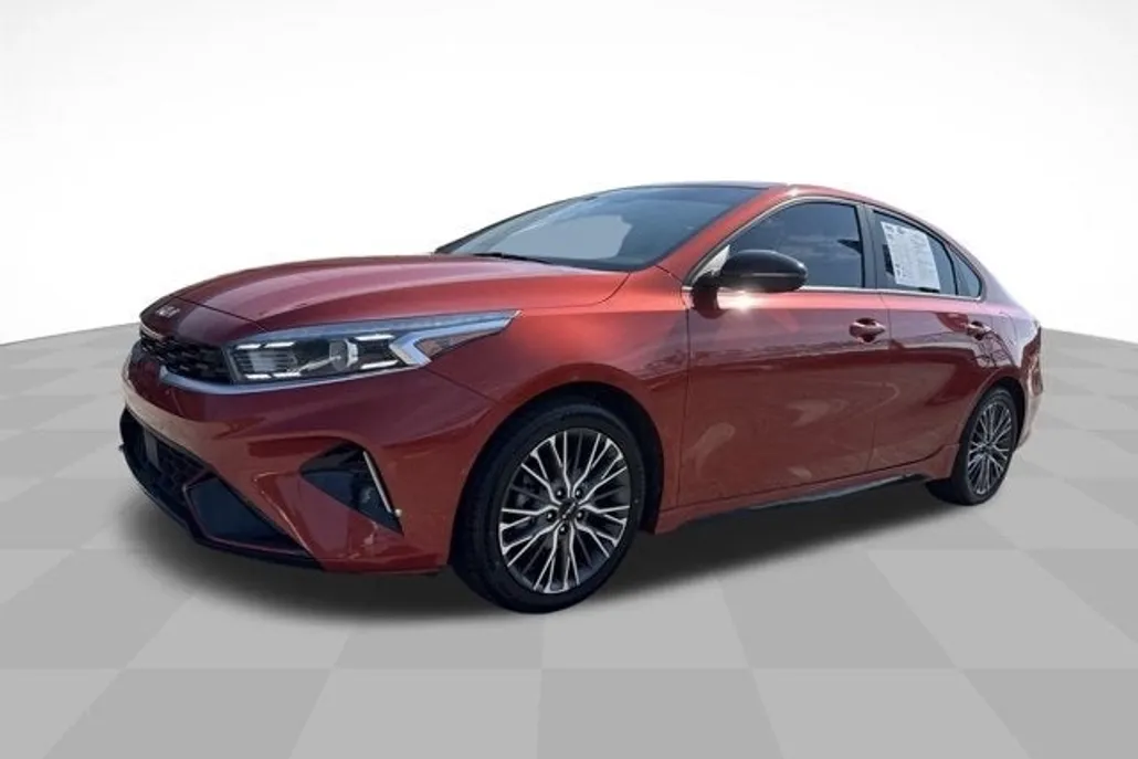 2022 Kia Forte GT-Line photo 1