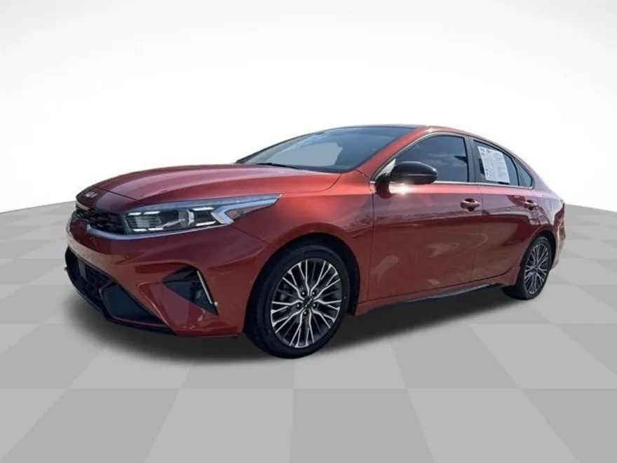 2022 Kia Forte GT-Line photo 1
