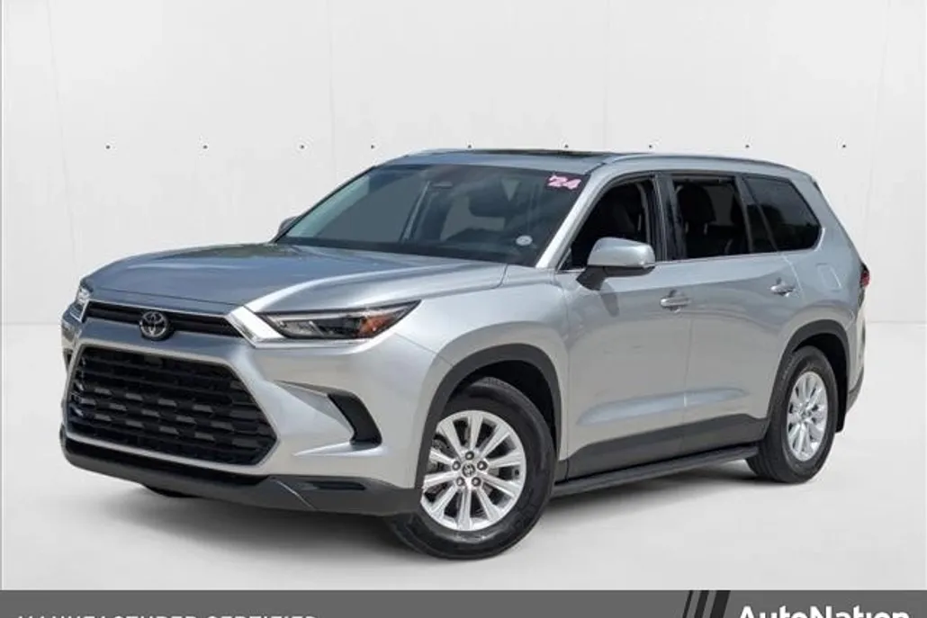2024 Toyota Grand Highlander XLE photo 1