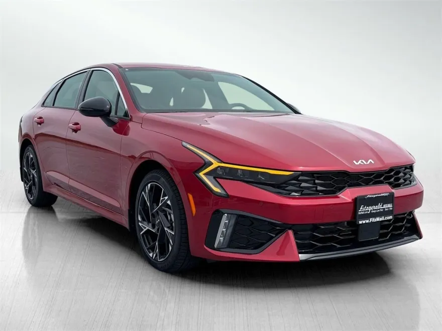 2025 Kia K5 GT-Line photo 1