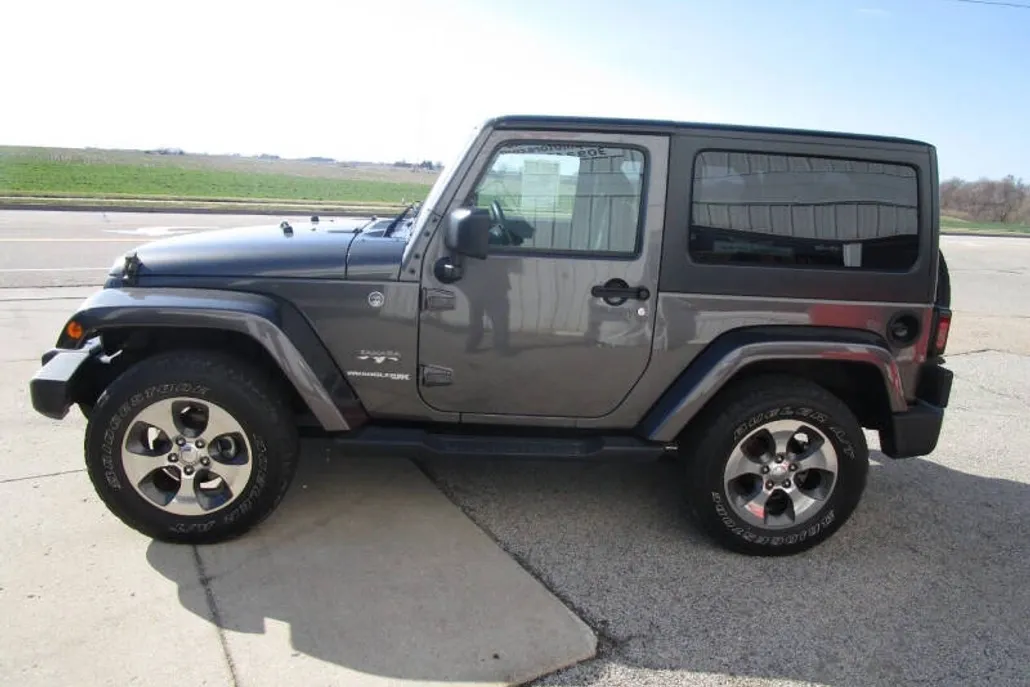 2018 Jeep Wrangler Sahara photo 1