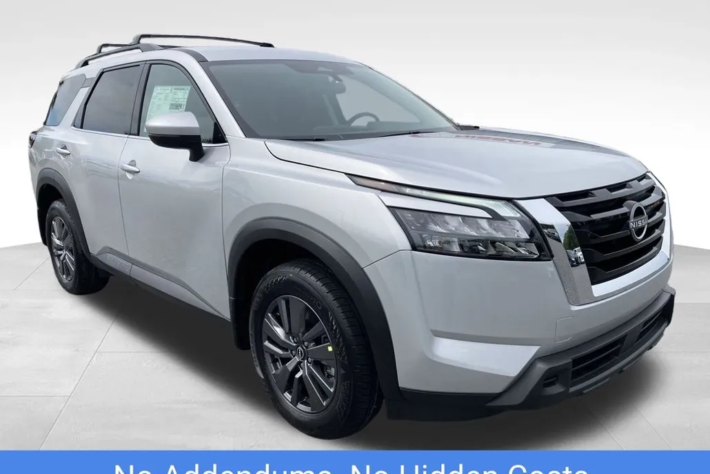 2025 Nissan Pathfinder SV photo 1
