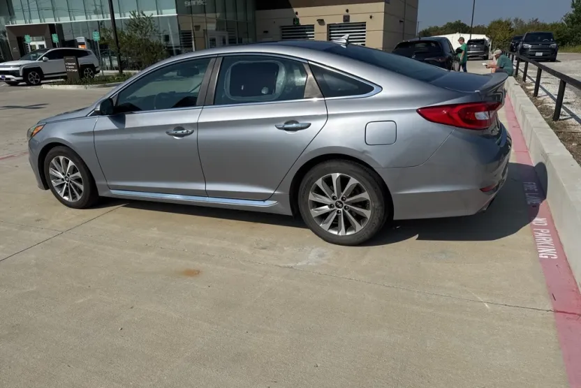 2016 Hyundai Sonata Sport photo 1