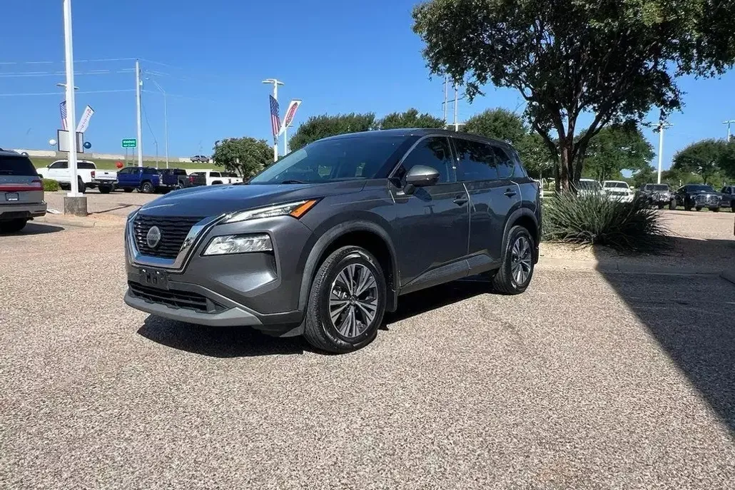 2021 Nissan Rogue SV photo 1