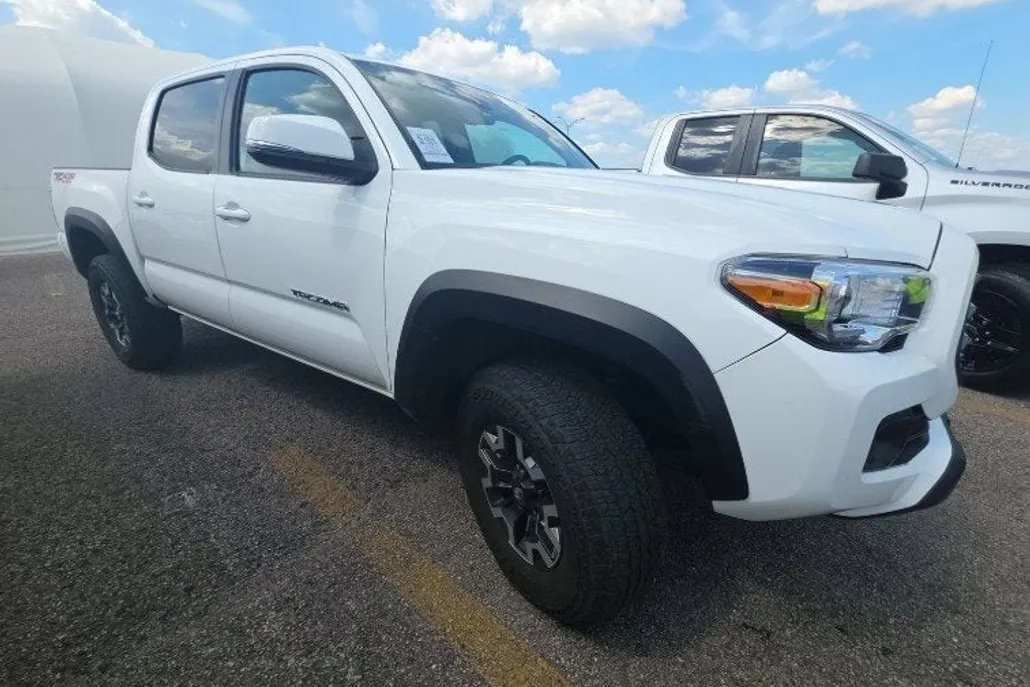 2023 Toyota Tacoma SR5 4x4 photo 1