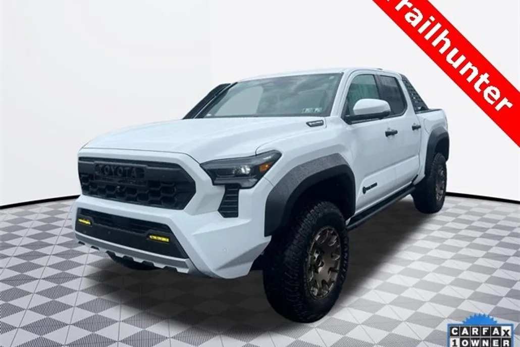 2025 Toyota Tacoma Trailhunter photo 1