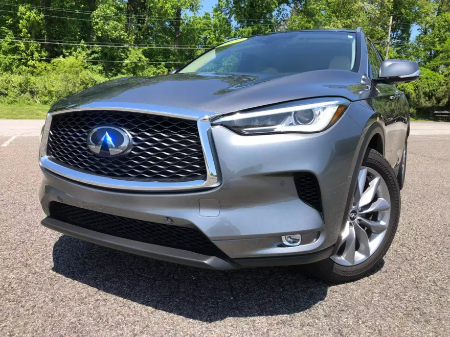 2019 Infiniti QX50 Essential photo 2