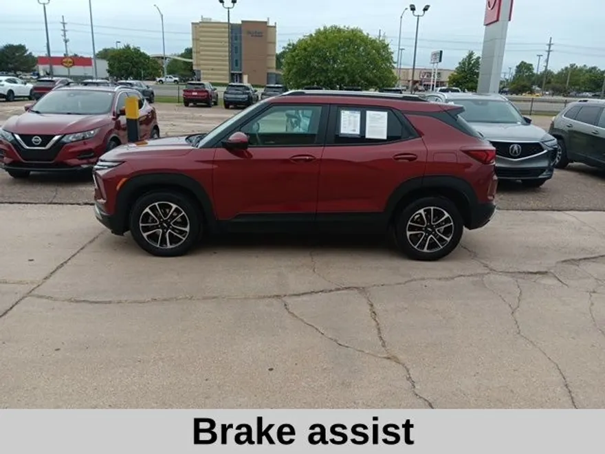 2025 Chevrolet Trailblazer LT photo 1