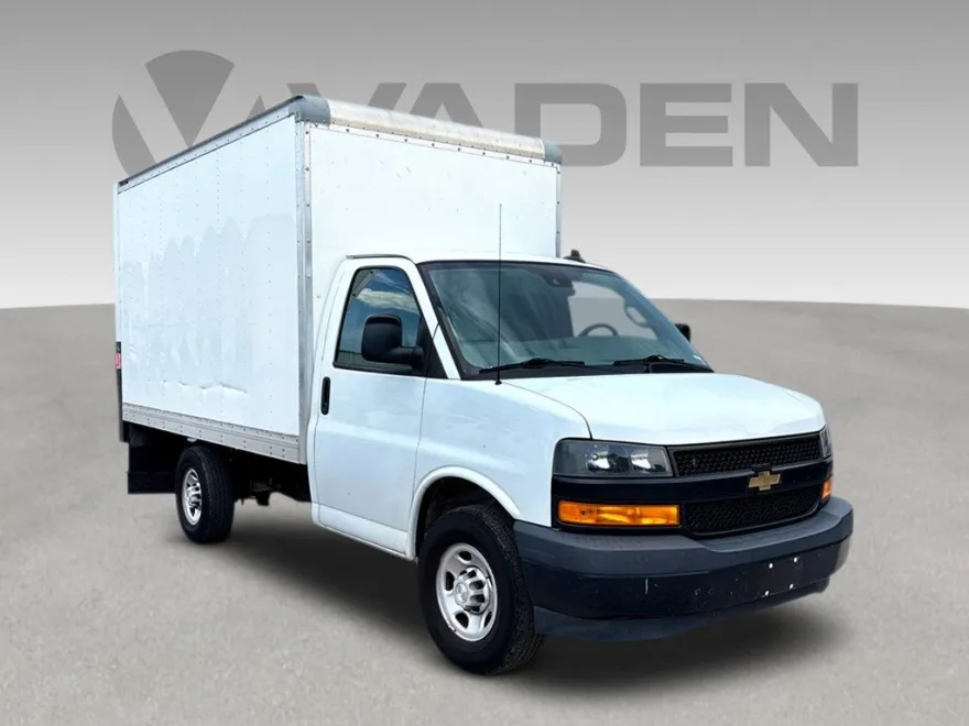 2020 Chevrolet Express Cutaway 3500 Base photo 1