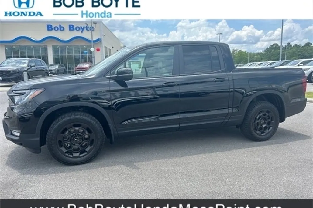 2025 Honda Ridgeline TrailSport photo 1