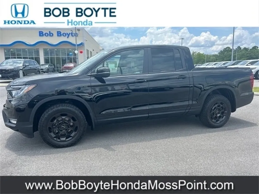 2025 Honda Ridgeline TrailSport photo 1