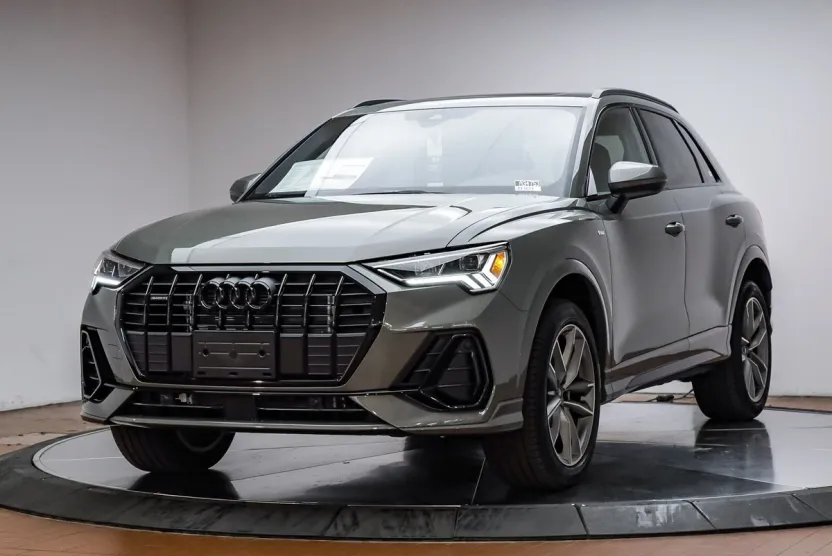 2025 Audi Q3 45 TFSI S line Premium photo 1