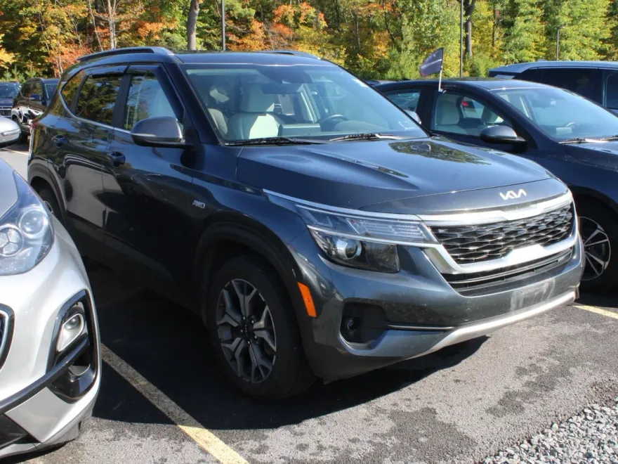 2022 Kia Seltos EX photo 1
