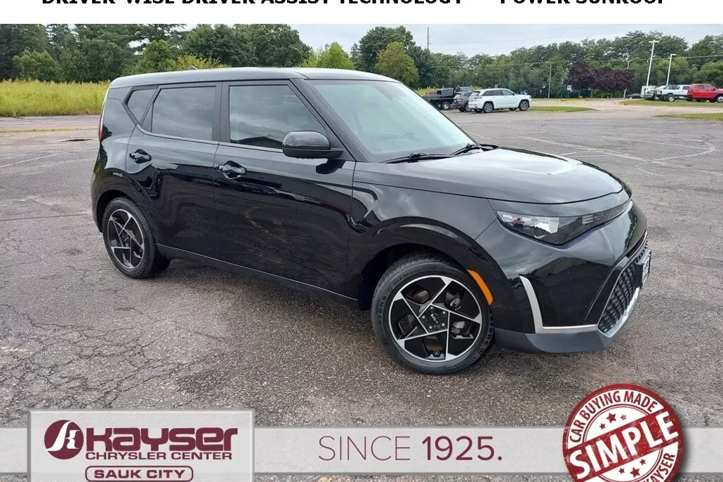 2023 Kia Soul EX photo 1