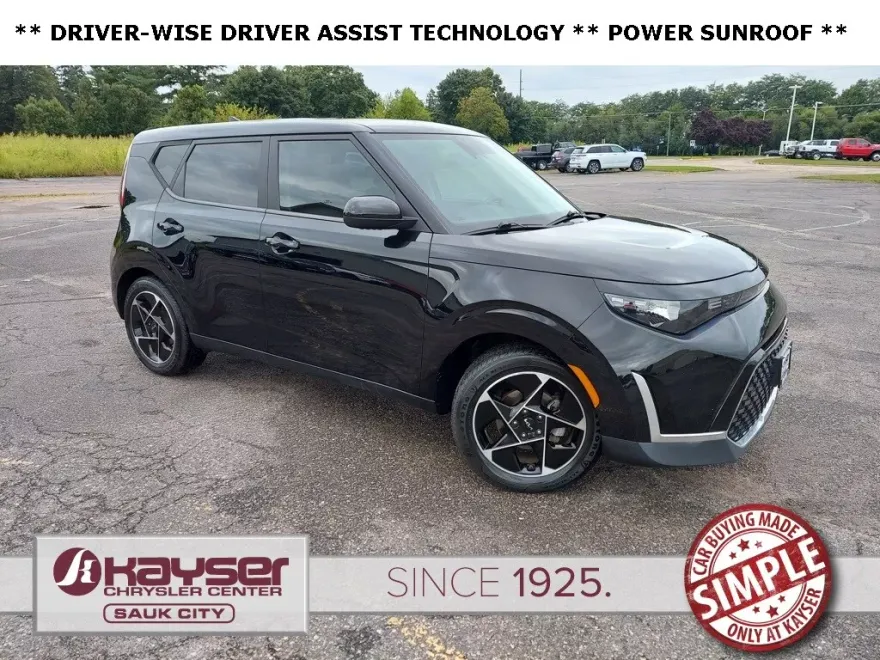 2023 Kia Soul EX photo 1