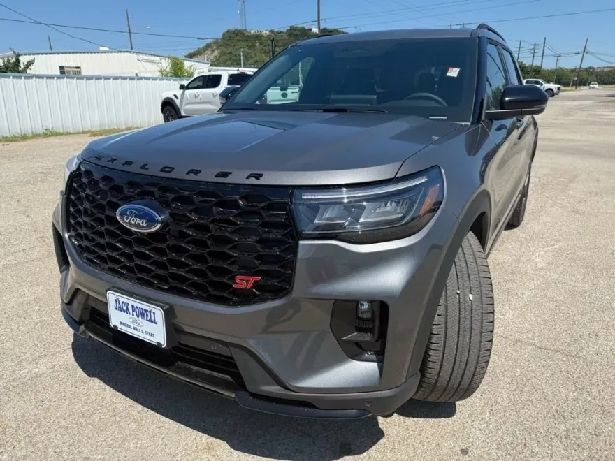 2025 Ford Explorer ST photo 1