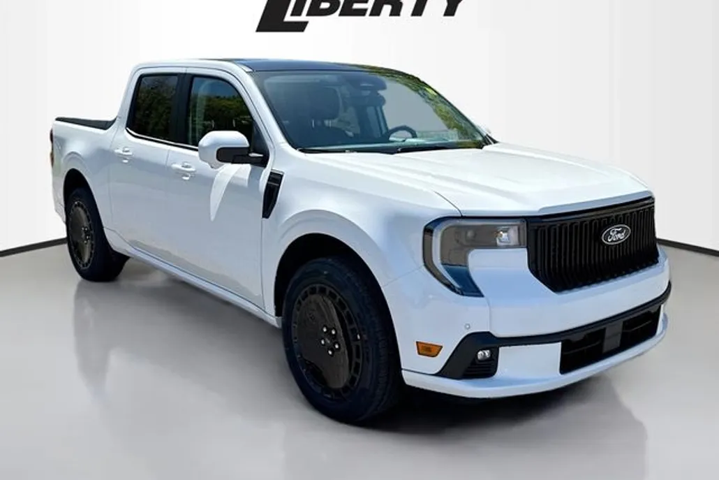 2025 Ford Maverick photo 1