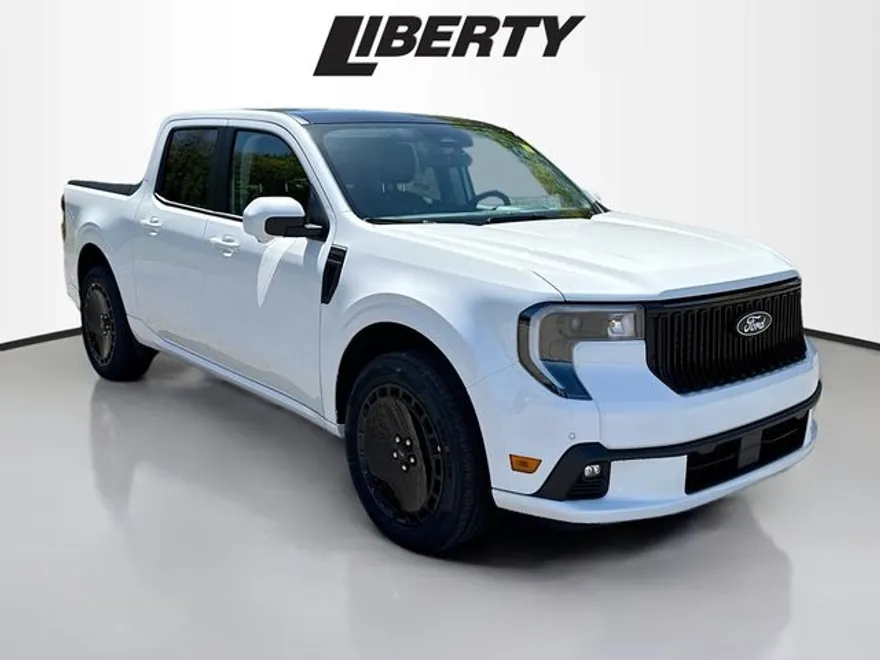 2025 Ford Maverick photo 1