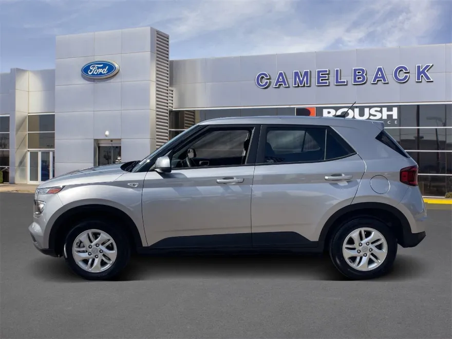 2024 Hyundai Venue SE photo 1